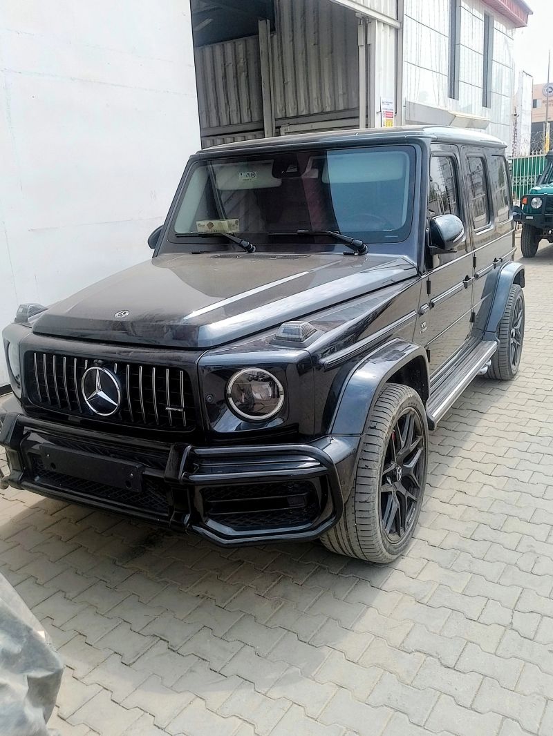 G63 AMG on Workshop Drive-On Lift