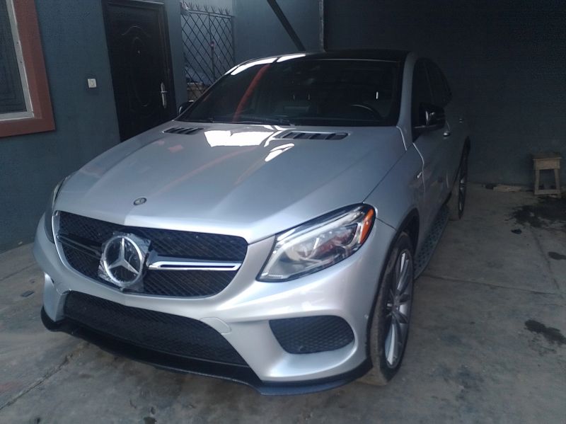 GLE 43 AMG in Workshop Bay